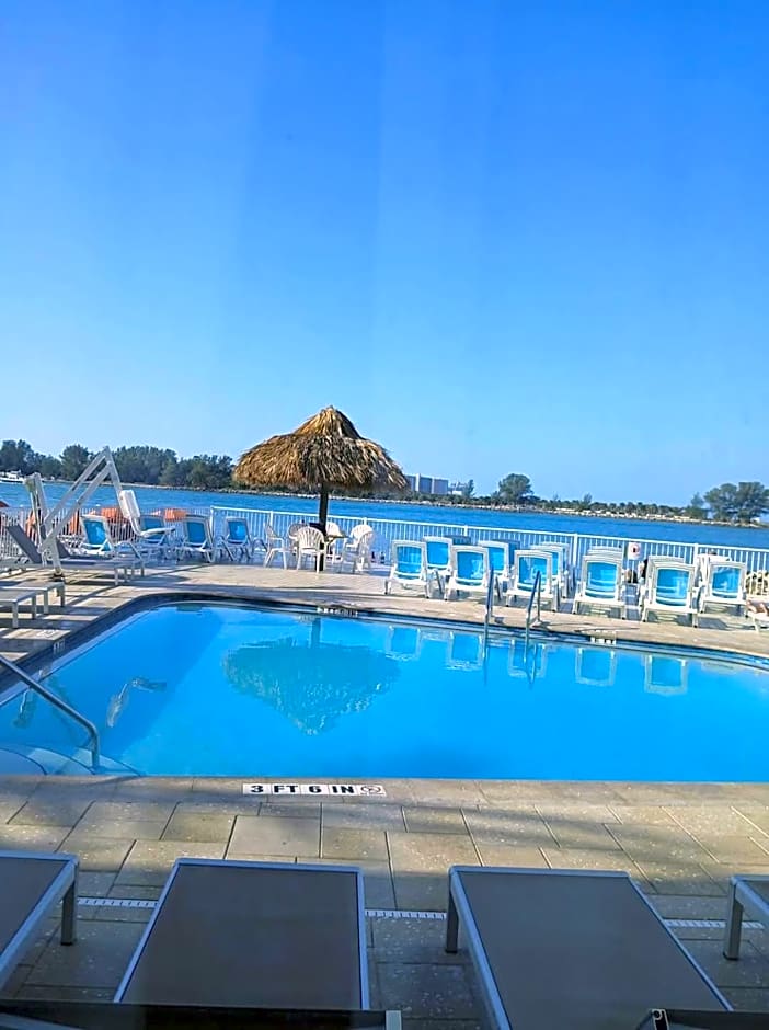 Gulfview Hotel - On the Beach