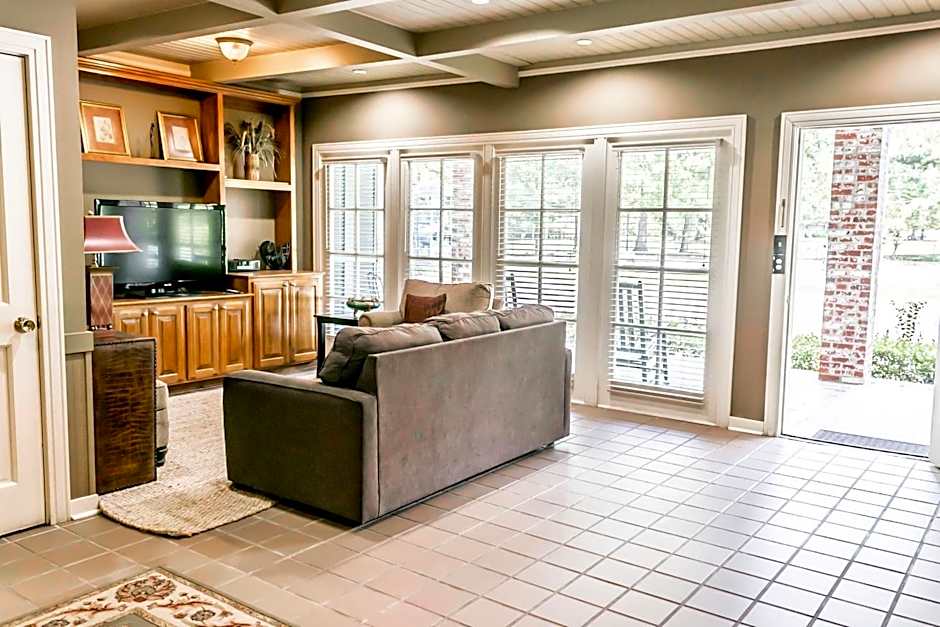 The Lodge at The Bluffs