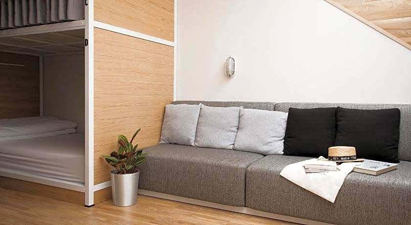 Bed One Block Hostel