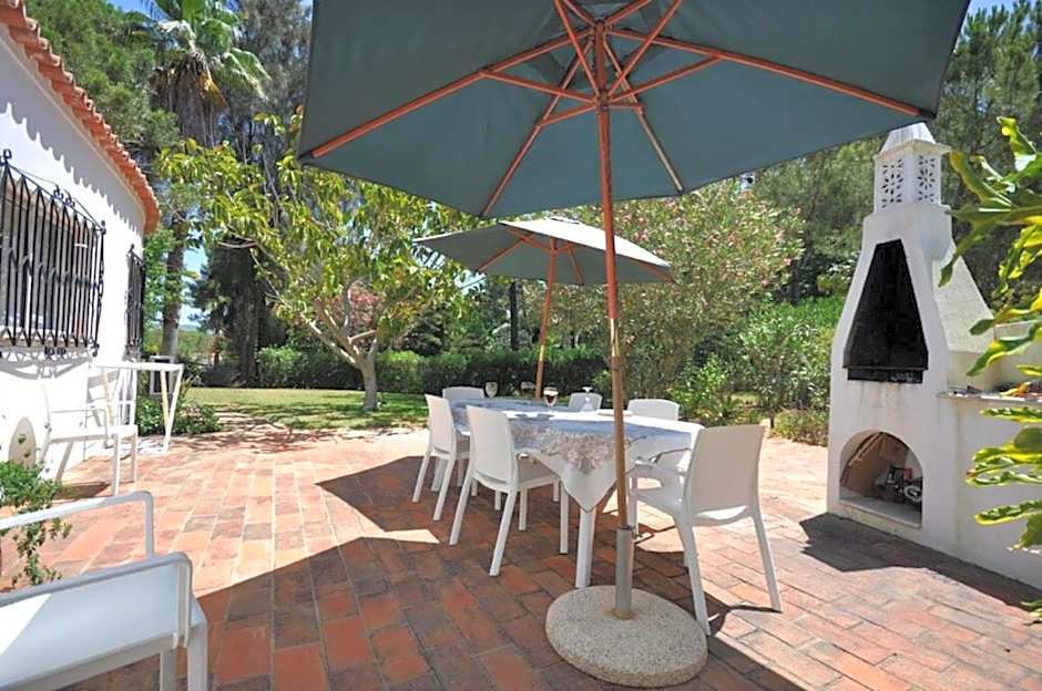 Fantastic outdoor area, private pool, Tennis Court Golf Practice Facility