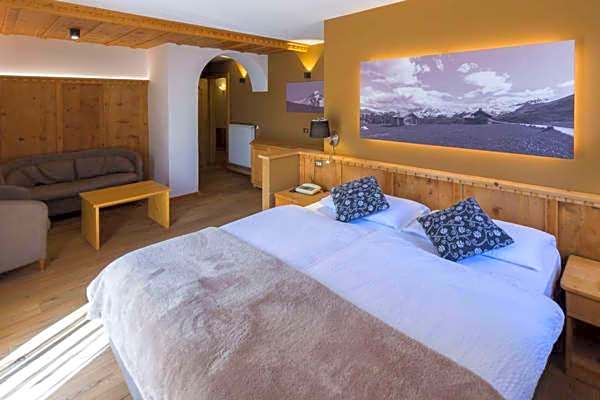 Arnica Mountain Hotel