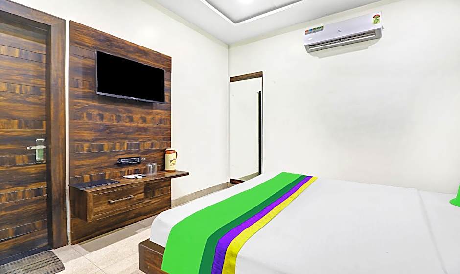 Itsy Hotels Anjali Mahal, 500 Mtrs From Mathura Railway Station