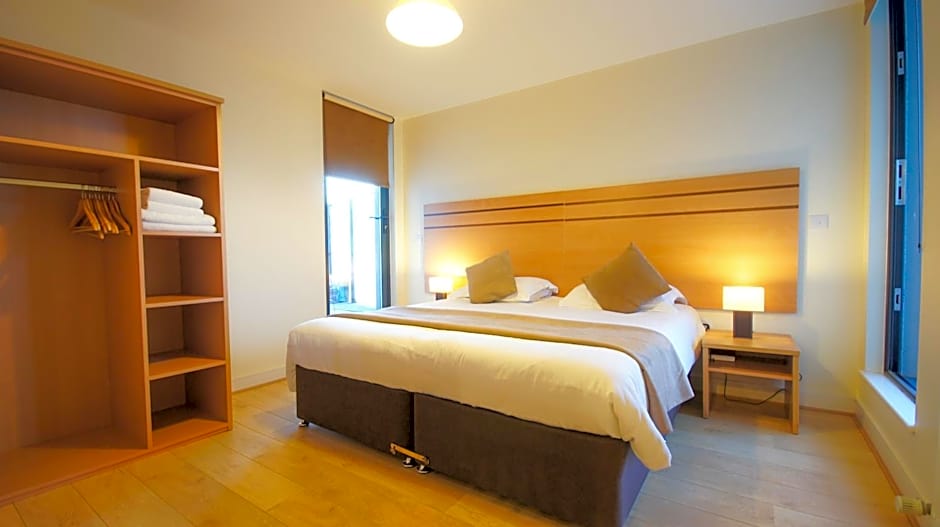 Crompton Court Apartments