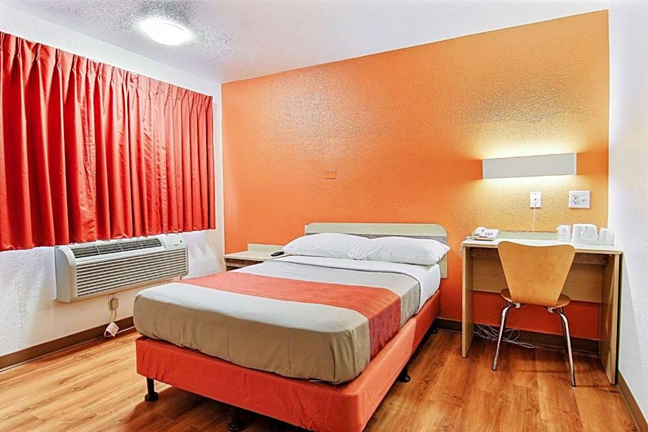 Motel 6-Kingsville, TX