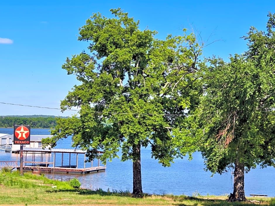 Lake Hudson Inn