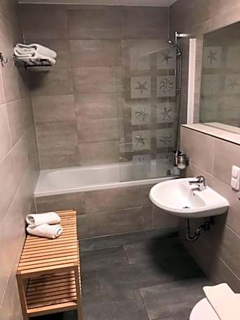 Deluxe Double Room with Bath