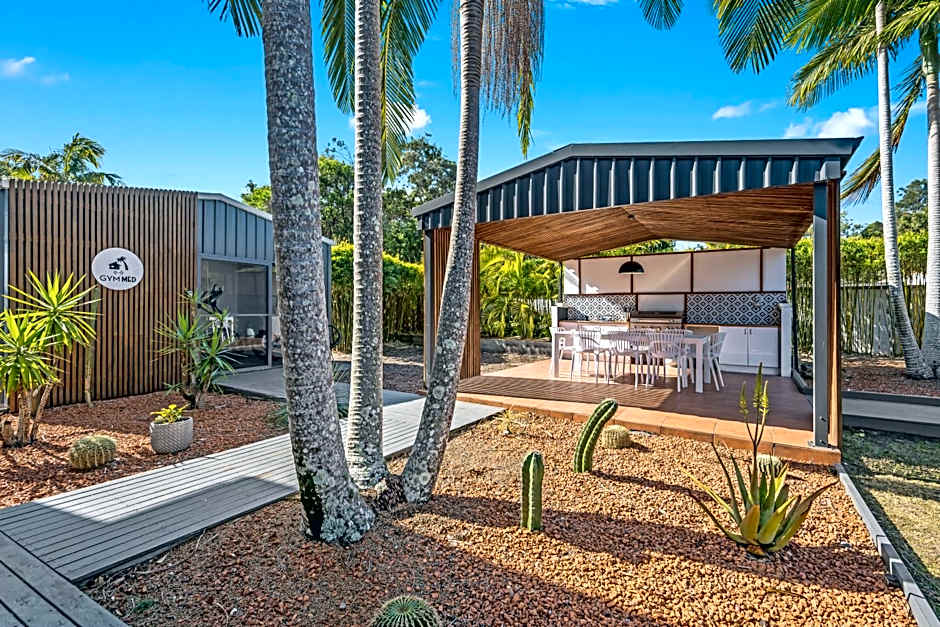 The Med Crescent Head