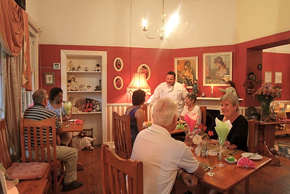 Shamrock Arms Guest Lodge