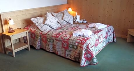 Deluxe Double Room with Bath