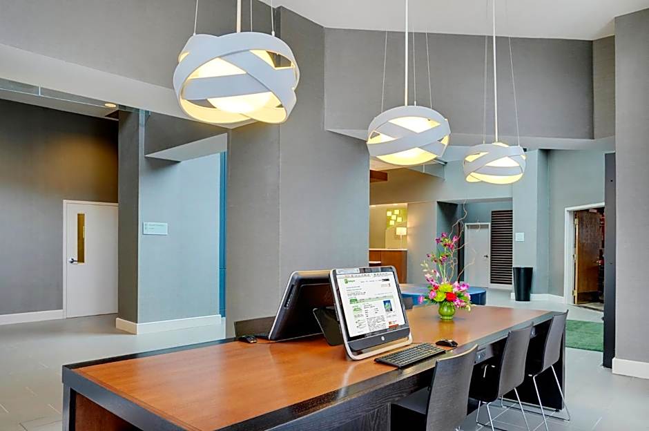 Holiday Inn Hotel & Suites London By IHG