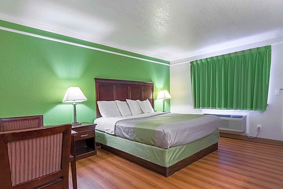 Motel 6 Kingsburg