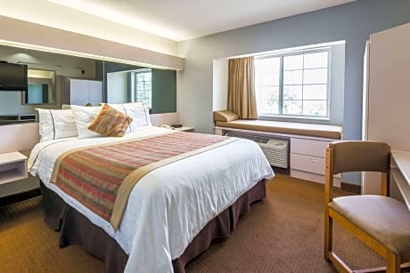 Superior Queen Room - Disability Access - Non-Smoking