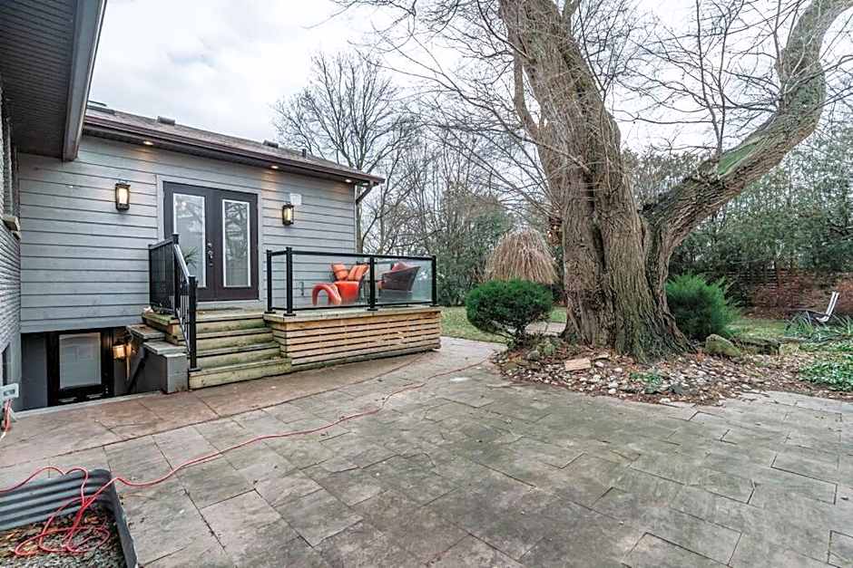 Luxurious and Spacious 4BR Home Near Downtown