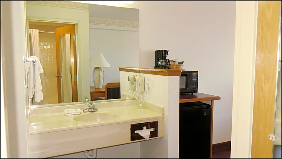 Peppermill Empress Inn