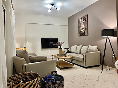 Deluxe apartment over the pool with whirlpool 