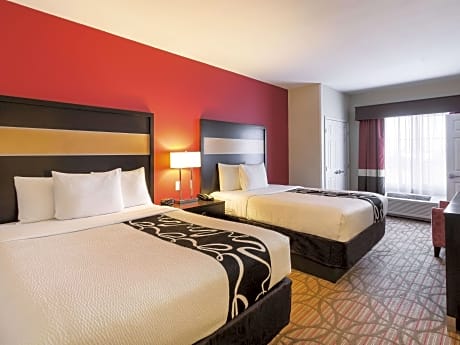 2 Queen Beds Apartment Non-Smoking