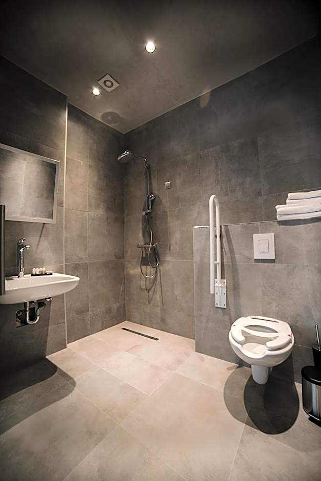 Photo 1 of 1 of Accessible