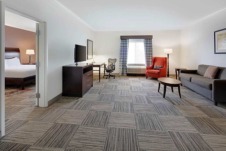 Photo 1 of 4 of 1 King Bed Suite