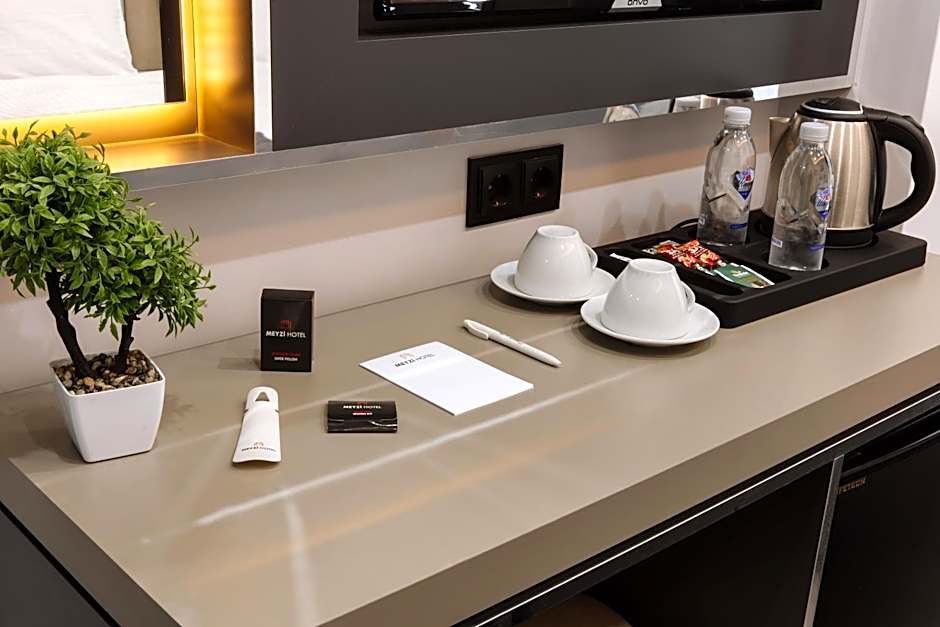Meyzi Hotel