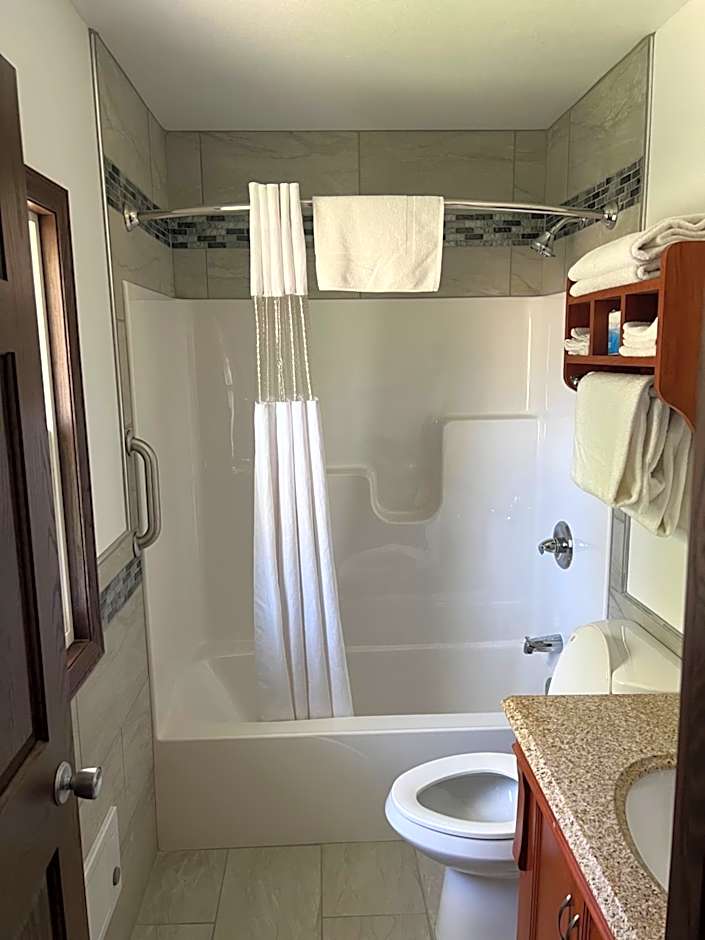 All Star Inn & Suites