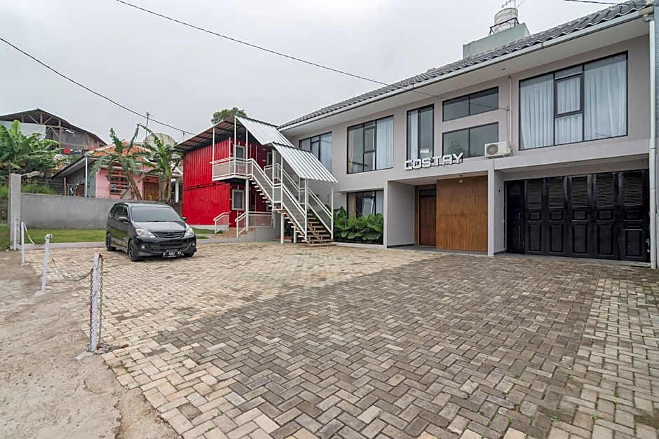 RedDoorz Plus near Lembang Park & Zoo