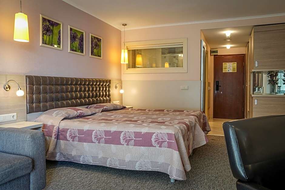 Photo 1 of 17 of Superior 2 Beds