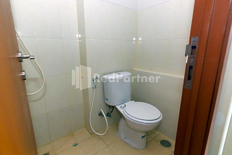 RedLiving Apartemen Green Lake View Ciputat Syafa Property Tower E