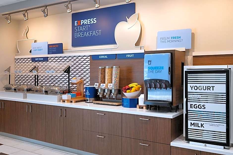 Holiday Inn Express And Suites Madison West - Middleton By IHG