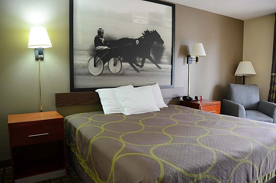 Super 8 by Wyndham Franklin Hwy 31