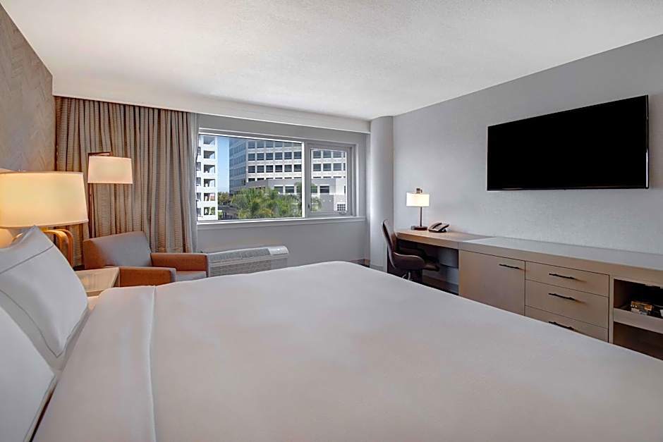 DoubleTree by Hilton LAX - El Segundo
