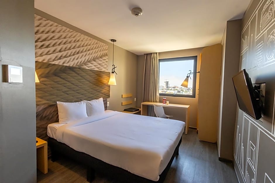 ibis Tijuana
