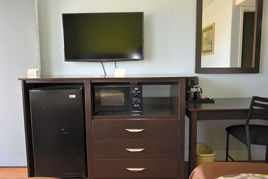 Americas Best Value Inn and Suites Groves