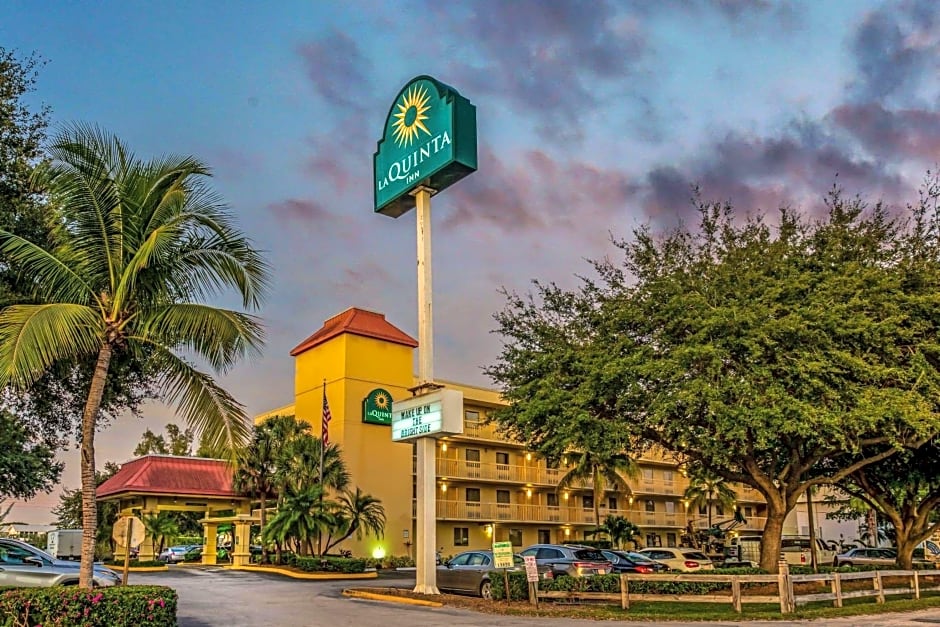 La Quinta Inn & Suites by Wyndham West Palm Beach - Florida Turn