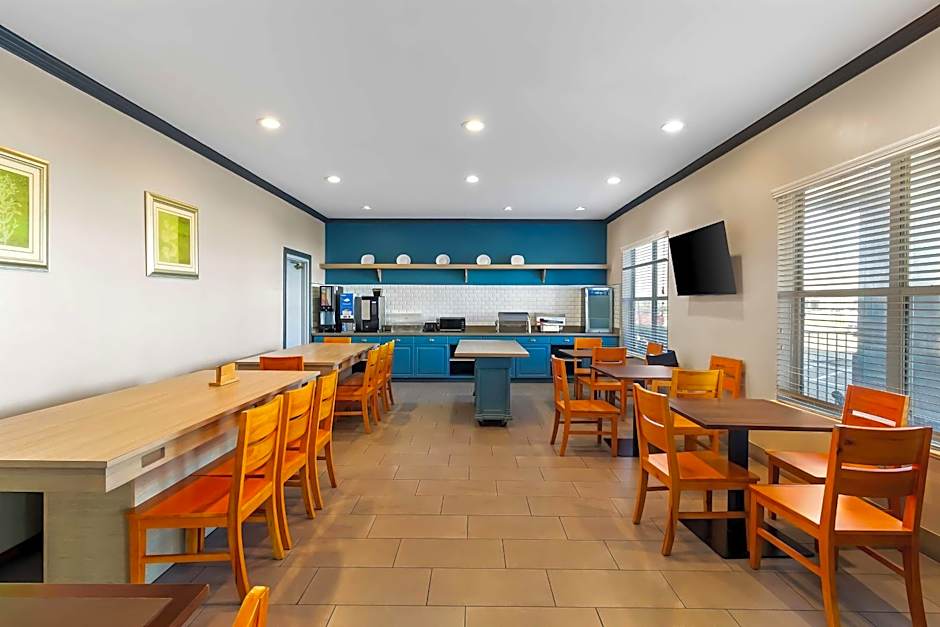 Sonesta Essential IAH Airport JFK Boulevard - Newly Renovated