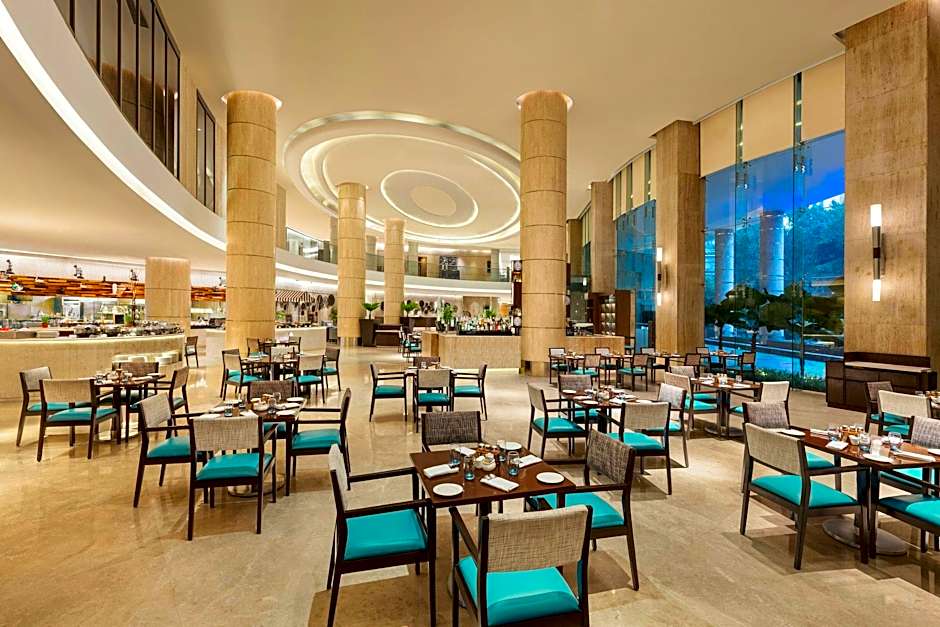 Courtyard by Marriott Mumbai International Airport