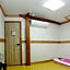 Saekdong Jeogori Hanok Guesthouse Jeonju