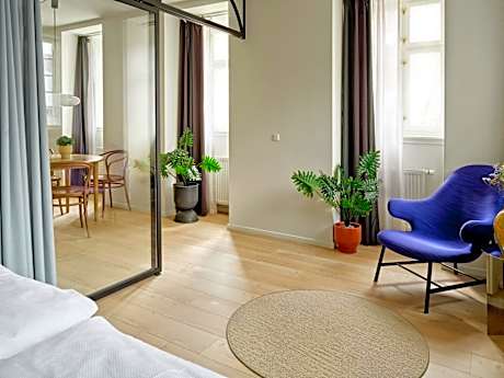 Superior One-Bedroom Apartment