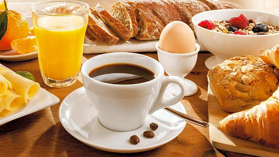 Magnuson Extended Stay and Suites Airport Hotel