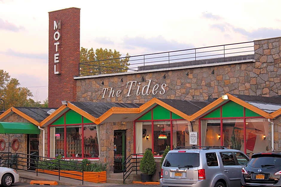 Tides Motor Inn