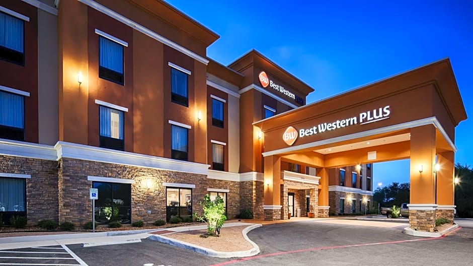 Best Western Plus Elmendorf Hotel