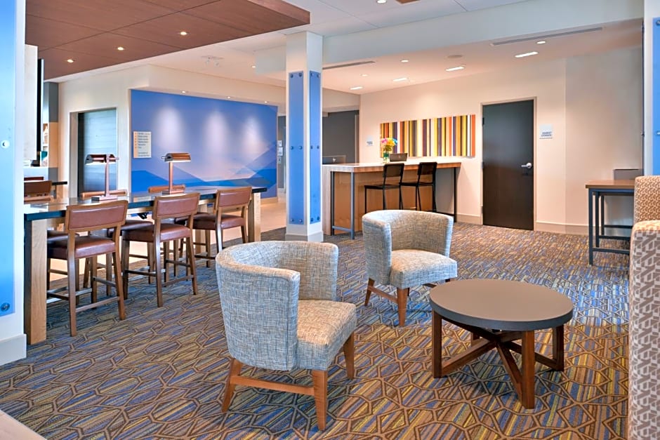 Holiday Inn Express And Suites Olathe West By IHG