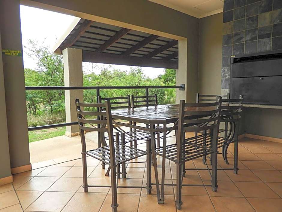 Monateng Safari Lodge