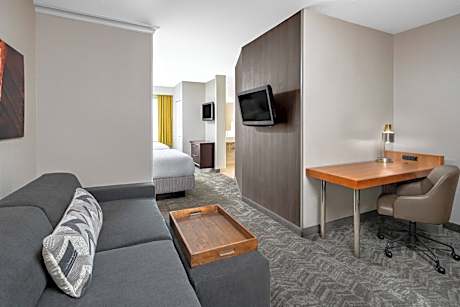 Suite with Two Double Beds, Sofa Bed and Trundle Bed - Hearing Accessible