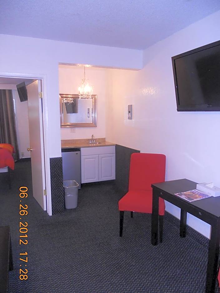 Tradewinds Airport Hotel