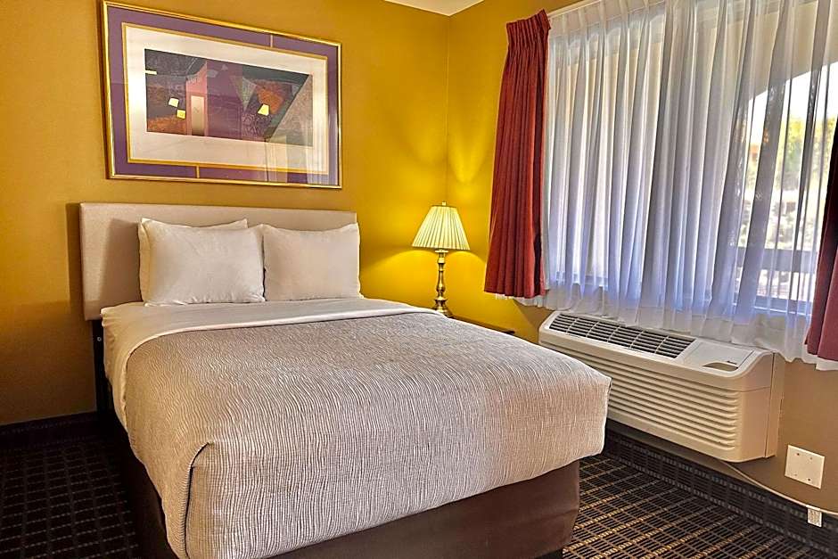 Quality Inn & Suites Westminster - Seal Beach Westminster