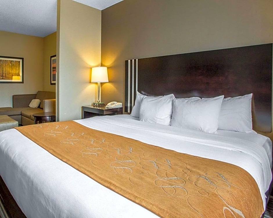 Holiday Inn Express & Suites Hayward, an IHG Hotel