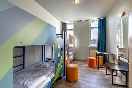 4-Bed Private Room
