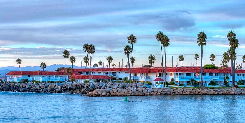 Oceanside Marina Suites - A Waterfront Hotel