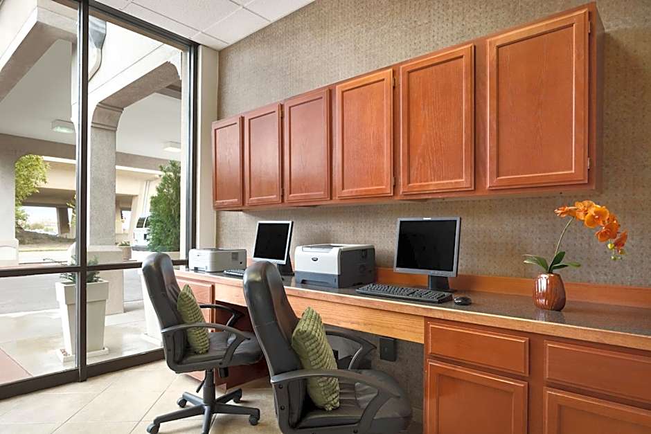 Wyndham Garden Wichita Downtown