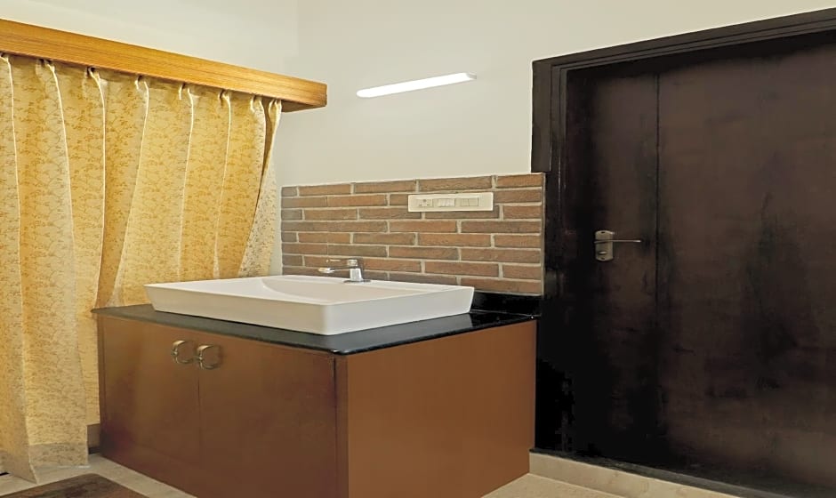 Treebo Celebrity Hotels And Suites